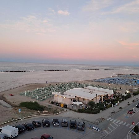Appartement Attico Fronte Mare à Martinsicuro Extérieur photo