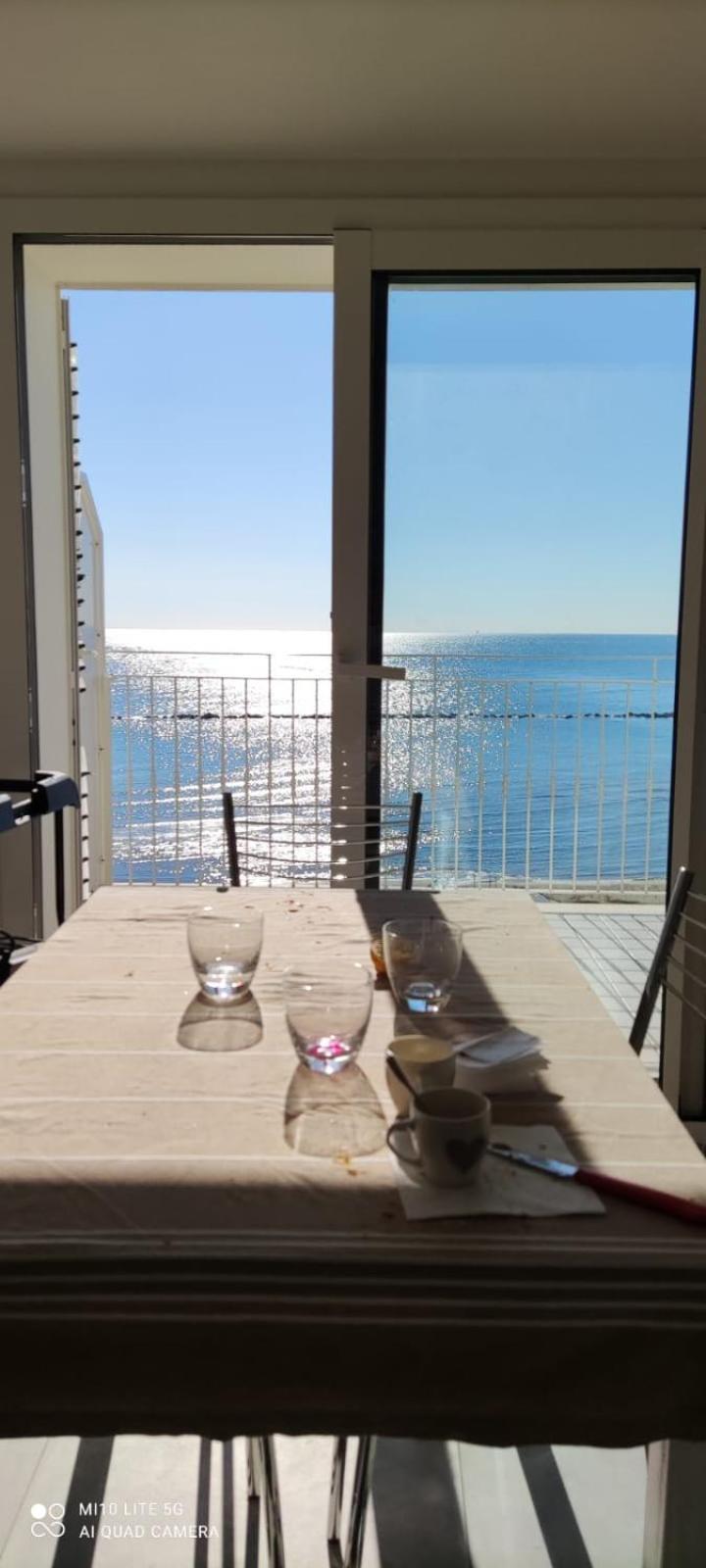 Appartement Attico Fronte Mare à Martinsicuro Extérieur photo