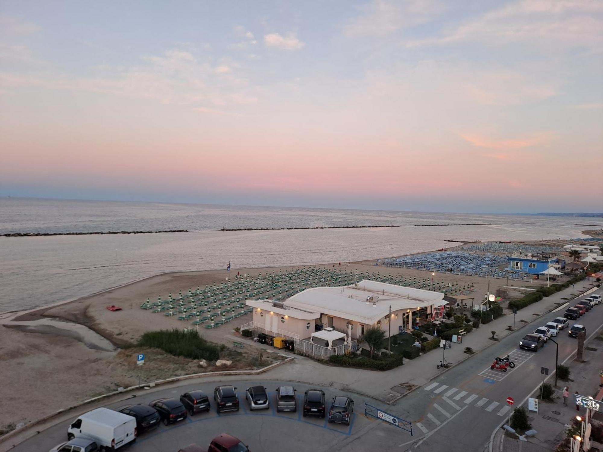Appartement Attico Fronte Mare à Martinsicuro Extérieur photo